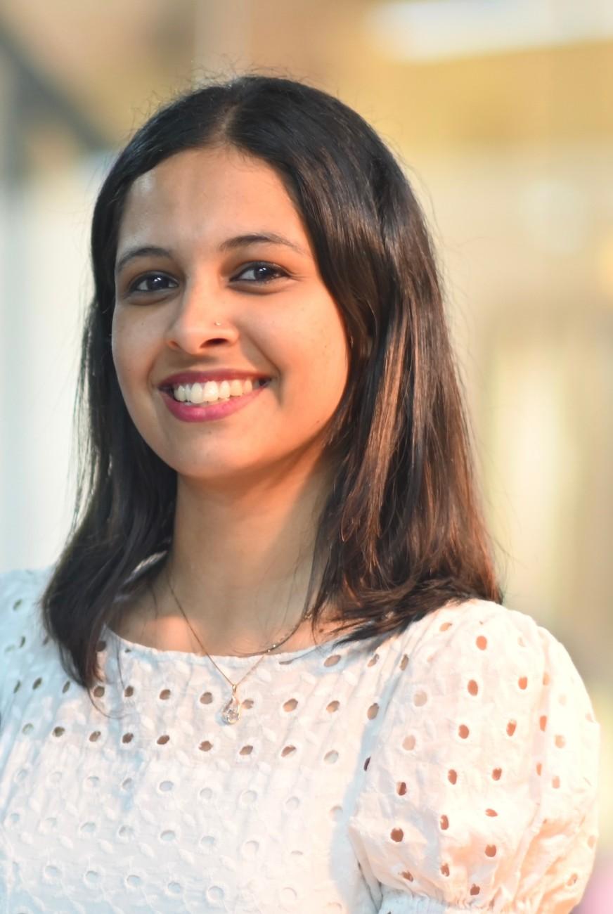 Confident Star Real Estate Digital Media Manager in Dubai overseeing social media and online brand visibility