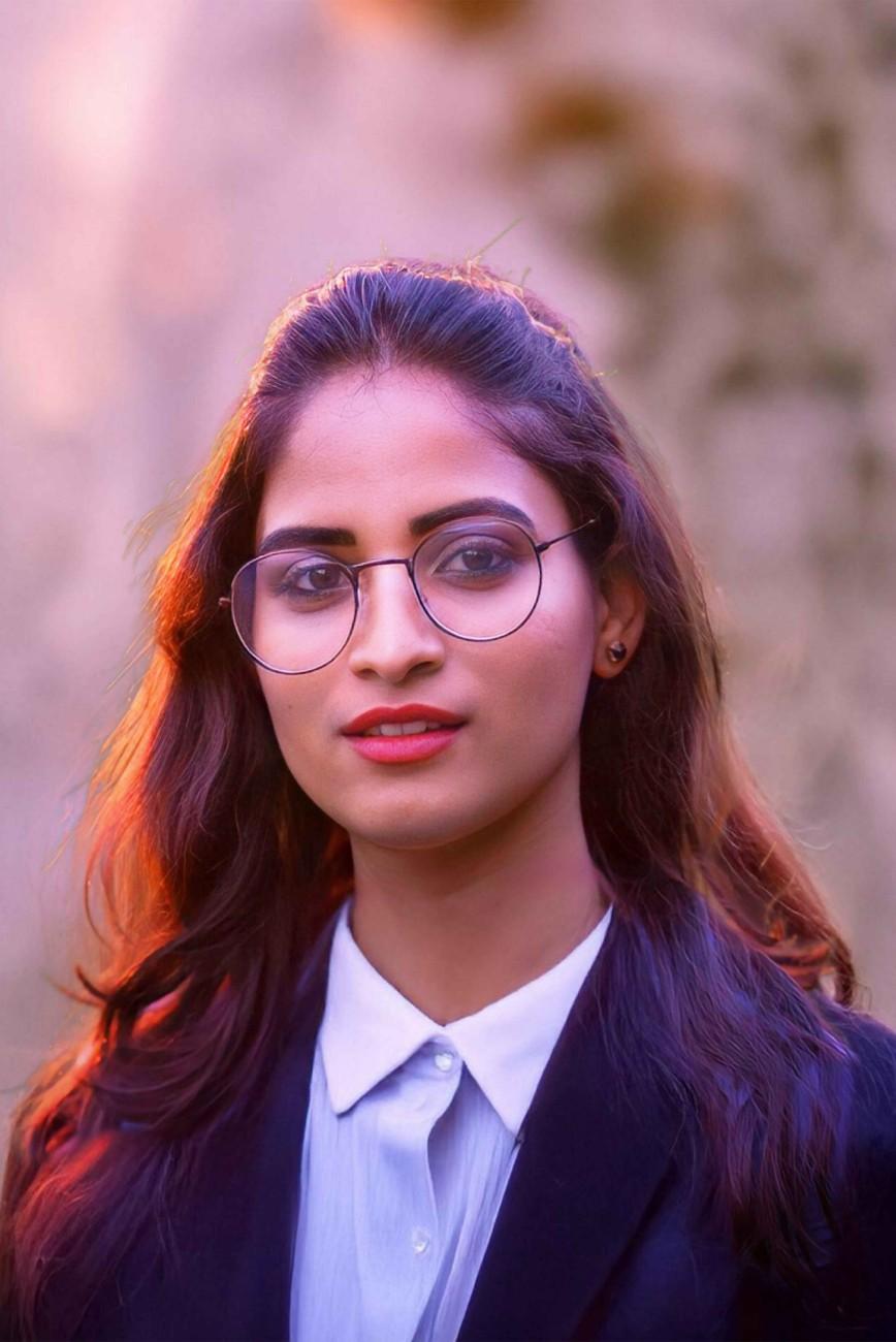 Strategic real estate investment advice is given by the self-assured Star Real Estate Business Development Manager in Dubai.